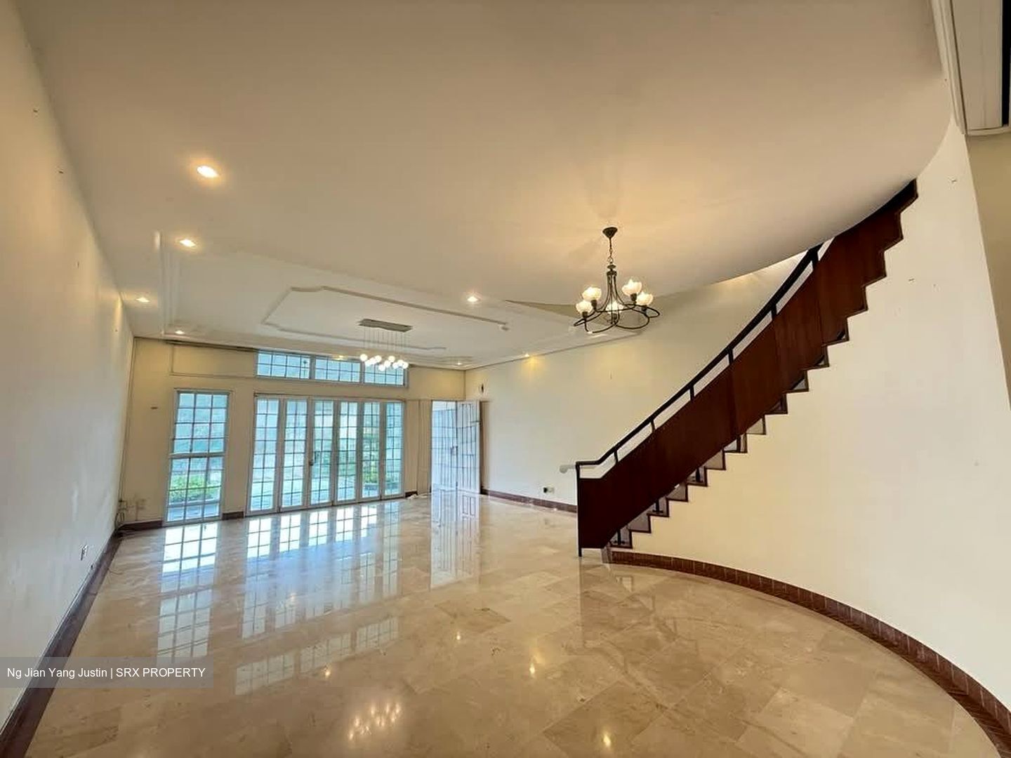 Parry Avenue (D19), Terrace #585580891